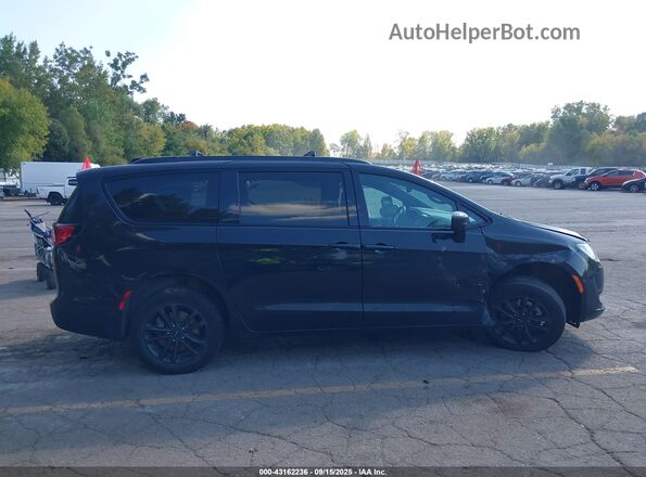 2C4RC3BG9LR267903 2020 CHRYSLER PACIFICA Black Вид задньої частини салону