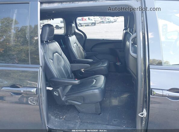 2C4RC3BG9LR267903 2020 CHRYSLER PACIFICA Black Вид наклейки з VIN-кодом