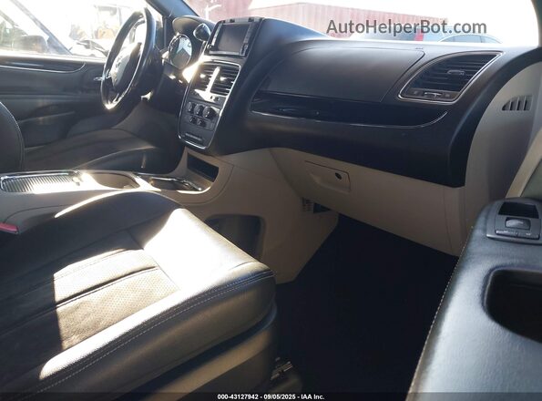 2C4RDGCG4LR207319 2020 DODGE GRAND CARAVAN Red Front interior view
