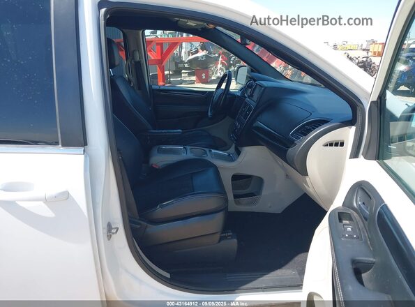 2C4RDGCG8LR206528 2020 DODGE GRAND CARAVAN White Front interior view