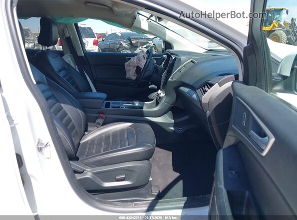2FMPK4J92NBA41941 2022 FORD EDGE White Front interior view