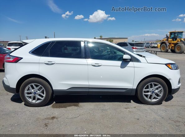2FMPK4J92NBA41941 2022 FORD EDGE White Rear interior view