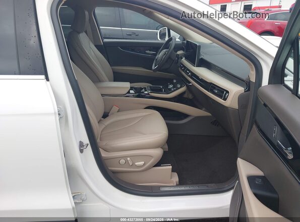 2LMPJ6J96NBL16875 2022 LINCOLN NAUTILUS White Вид салону спереду