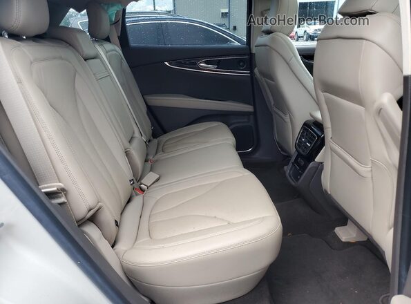 2LMPJ6K95NBL22309 2022 LINCOLN NAUTILUS White 