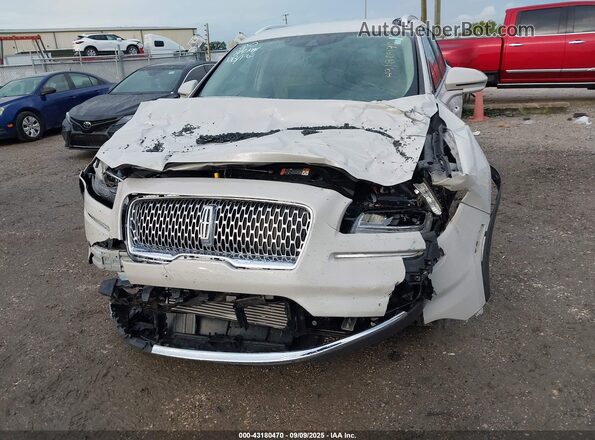 2LMPJ8J93PBL29758 2023 LINCOLN NAUTILUS Белый 