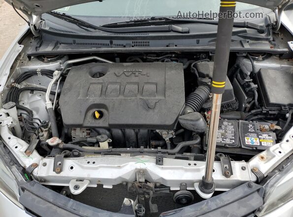 2T1BURHE3JC073694 2018 TOYOTA LL Silver 