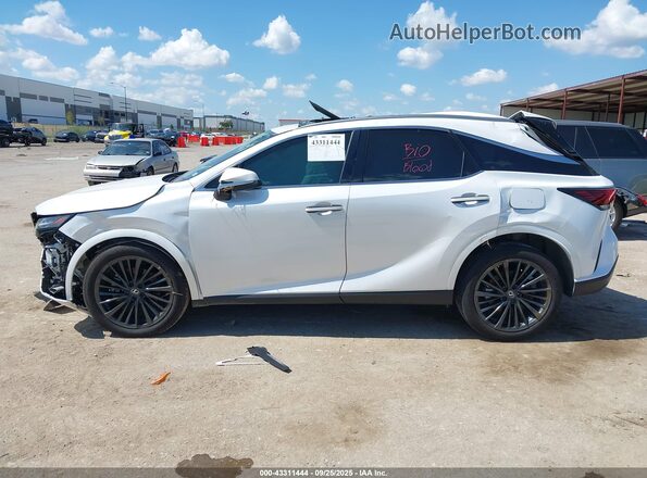 2T2BAMBA2RC044387 2024 LEXUS RX 350 White 360 interior view