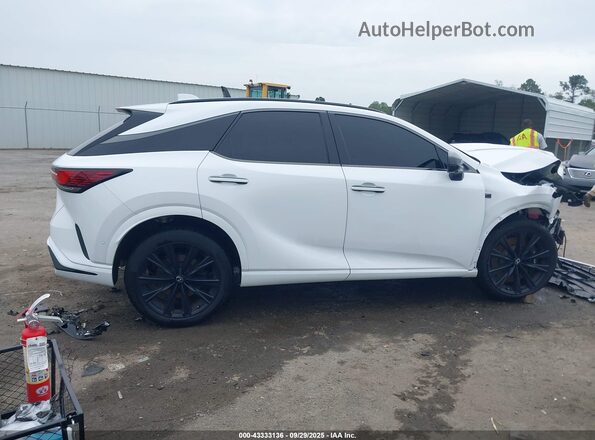 2T2BCMEA9RC016091 2024 LEXUS RX 500H White 360 interior view