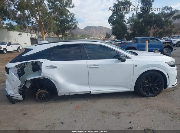 2T2BCMEAXSC021693 2025 LEXUS RX White Widok wnętrza 360 stopni