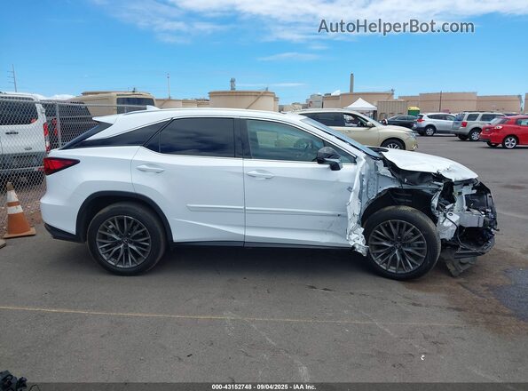 2T2SZMAA6NC225528 2022 LEXUS RX 350 White Rear interior view