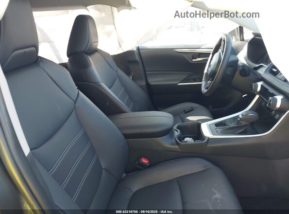 2T3A1RFV0RW483295 2024 TOYOTA LE Черный Вид салона спереди