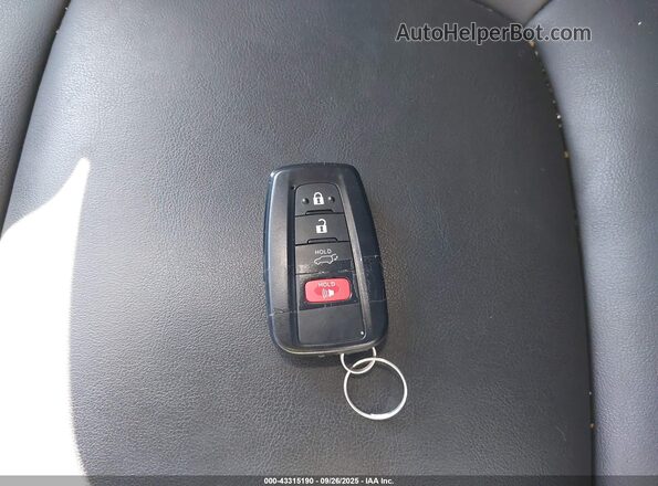 2T3A1RFV7RC471436 2024 TOYOTA LE Silver Vista del salpicadero