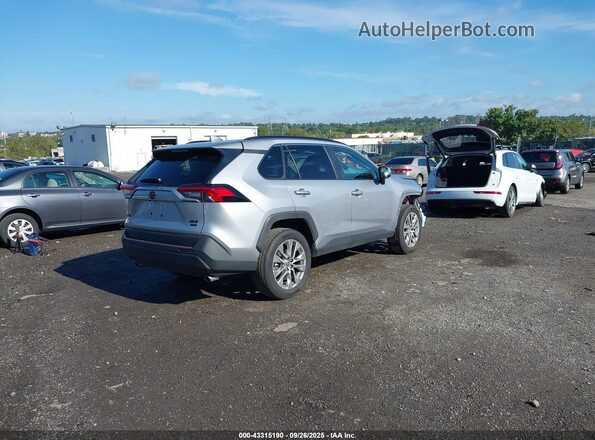 2T3A1RFV7RC471436 2024 TOYOTA LE Silver Trasero derecho