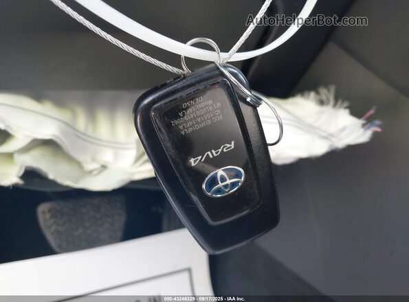 2T3E6RFV0NW032218 2022 TOYOTA RAV4 HYBRID White Dashboard view