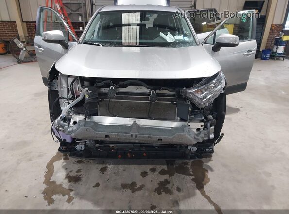 2T3G1RFV3NC265499 2022 TOYOTA LE Серебряный Вид спереди