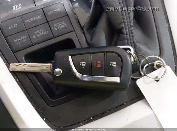 2T3G1RFV3NC265499 2022 TOYOTA LE Серебряный Вид панели приборов