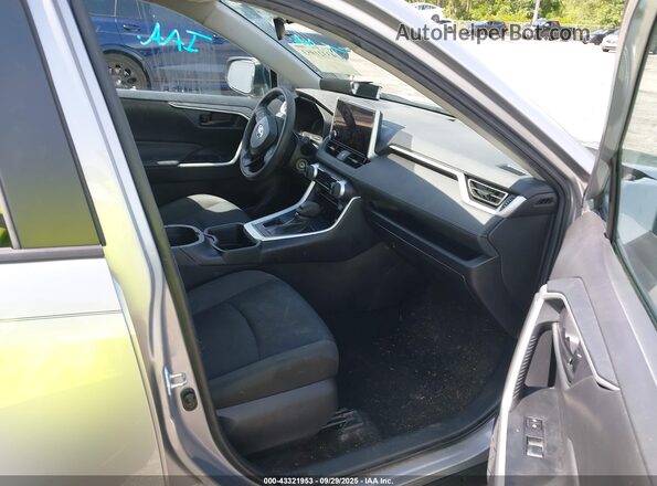 2T3H1RFV0RC257340 2024 TOYOTA LE Silver წინა სალონის ხედი