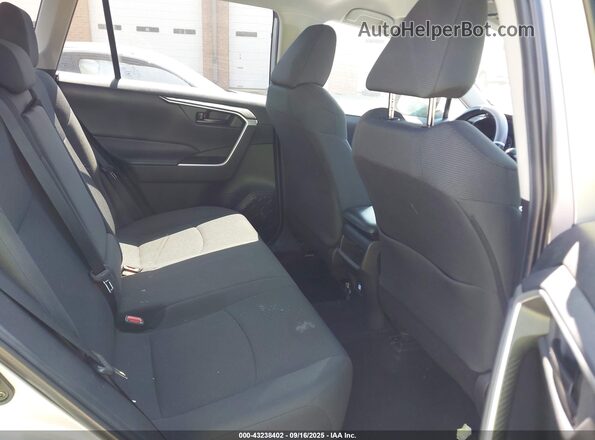 2T3H1RFV3LC064087 2020 TOYOTA LE Silver VIN կոդի պիտակի տեսք