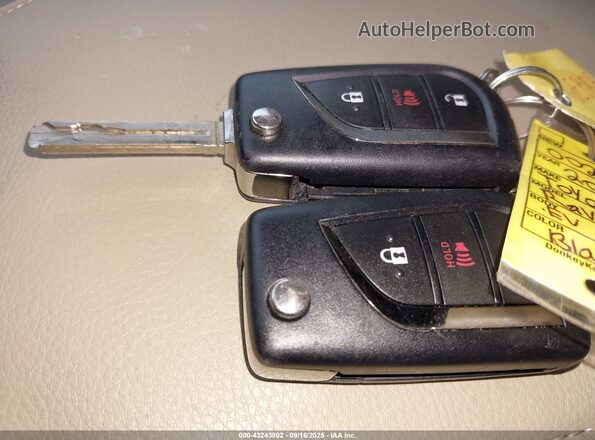 2T3L6RFV0LW002060 2020 TOYOTA LE Black Dashboard view