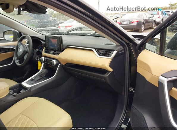2T3L6RFV0LW002060 2020 TOYOTA LE Black Front interior view