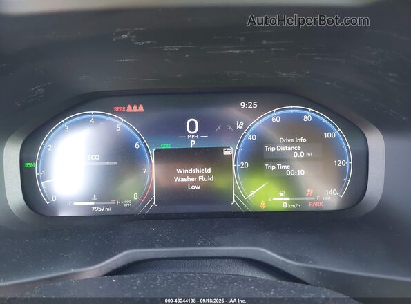 2T3N1RFV1PW380661 2023 TOYOTA LIMITED Серый Вид задних сидений