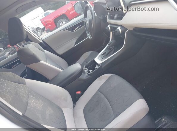 2T3RWRFV6LW087688 2020 TOYOTA LE White Vista interior delantera