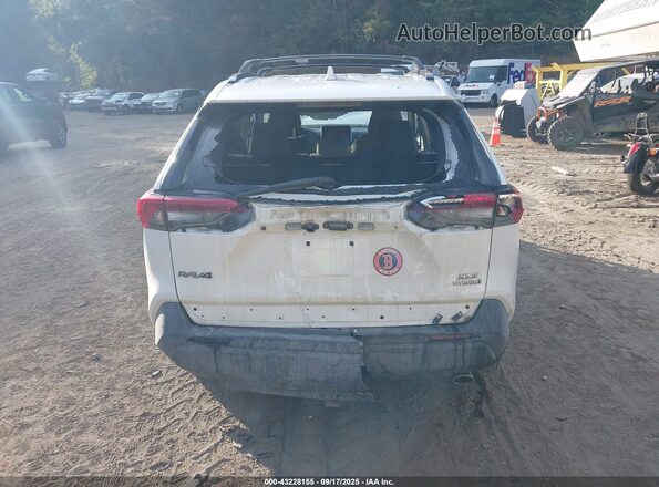 2T3RWRFV6LW087688 2020 TOYOTA LE White 