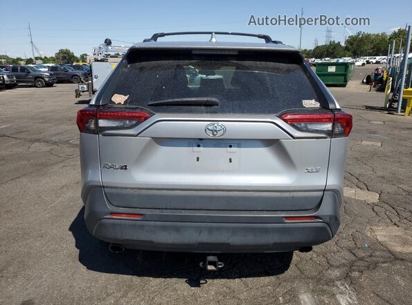 2T3W1RFV1LW073991 2020 TOYOTA LE Silver Հետևի տեսք