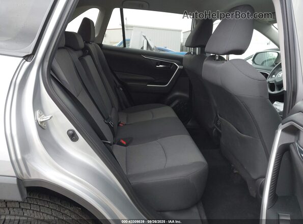 2T3W1RFV4LW085942 2020 TOYOTA LE Silver VIN կոդի պիտակի տեսք