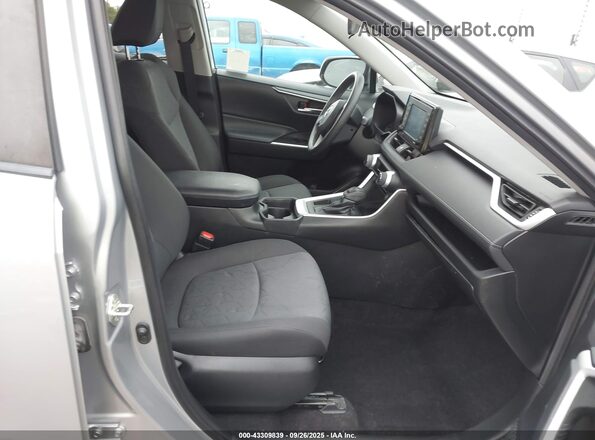 2T3W1RFV4LW085942 2020 TOYOTA LE Silver Սալոնի դիմացի տեսք