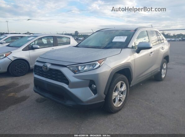 2T3W1RFV5MC089565 2021 TOYOTA LE Silver Առջևի ձախ երեք քառորդ տեսարան