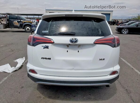 2T3WFREV9JW484717 2018 TOYOTA RAV4 White 
