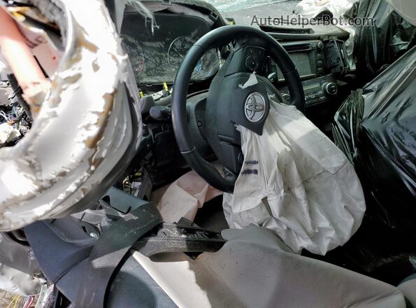 2T3WFREV9JW484717 2018 TOYOTA RAV4 White 