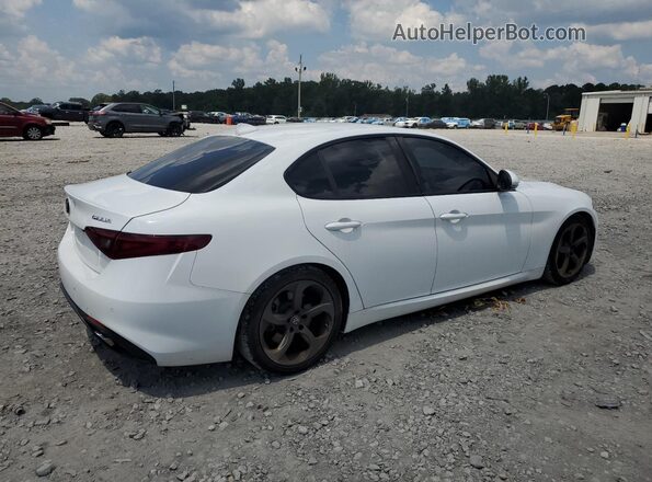 ZARFAECNXH7551976 2017 ALFA ROMEO GIULIA White 