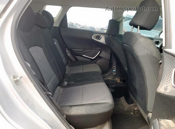 KNDJ23AU7M7792985 2021 KIA SOUL Silver Vista del compartimento del motor