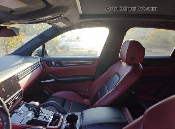 WP1AF2AY4MDA36774 2021 PORSCHE CAYENNE Black Вид ззаду