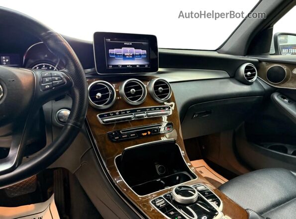 WDC0G4JBXHF137XXX 2017 MERCEDES-BENZ GLC-CLASS Silver 