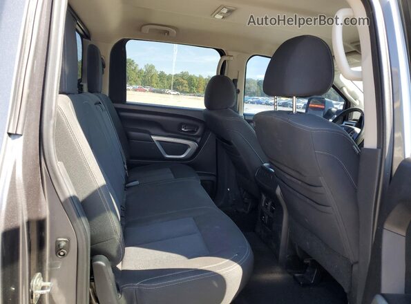 1N6BA1F46GN504472 2016 NISSAN TITAN Gray Rear interior view