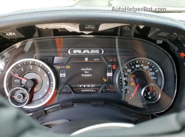1C6RREJT9PN650372 2023 RAM 1500 Серебряный 