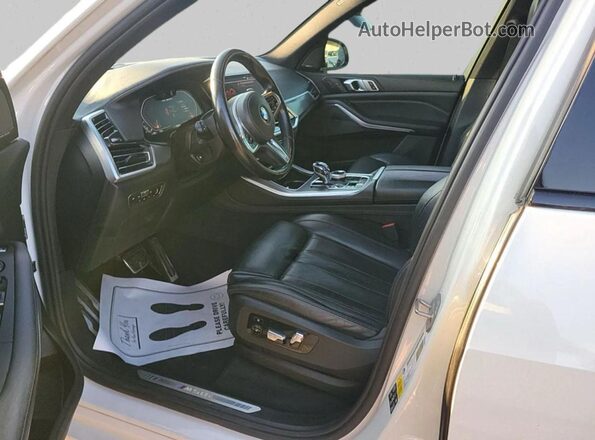 5UXJU4C0XLLE45698 2020 BMW X5 White Вид спереду