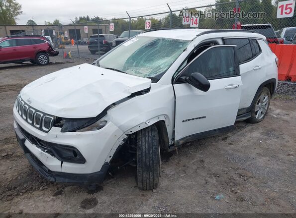 3C4NJCBB3NT103359 2022 JEEP COMPASS White Vista tres cuartos delantera izquierda