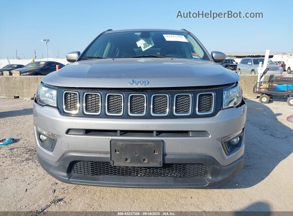 3C4NJCBB5HT647768 2017 JEEP NEW COMPASS Silver 