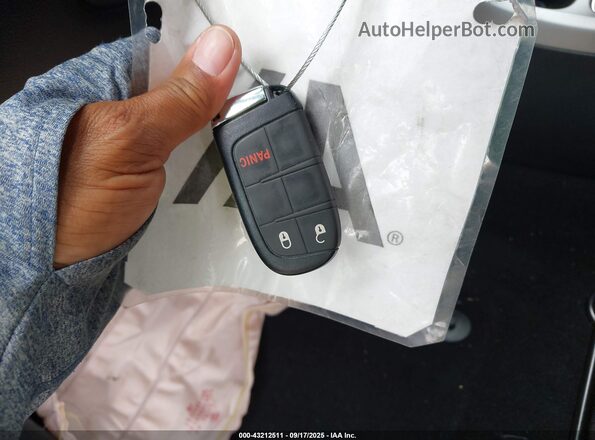 3C4NJCBB8LT151081 2020 JEEP COMPASS Silver Вид панелі приладів