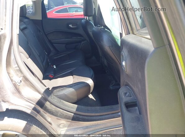 3C4NJCBB9LT205990 2020 JEEP COMPASS Gray Widok naklejki z numerem VIN
