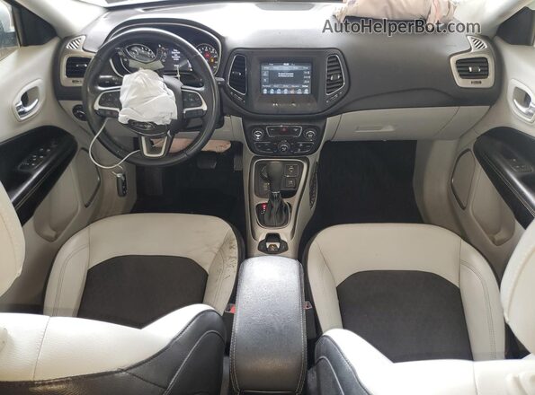 3C4NJDBB1JT200091 2018 JEEP COMPASS Silver 