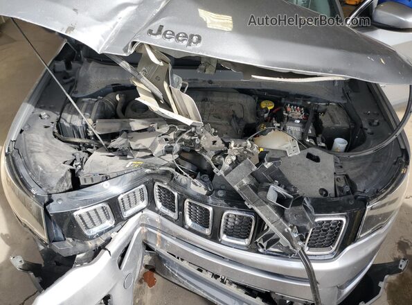 3C4NJDBB1JT200091 2018 JEEP COMPASS Silver 