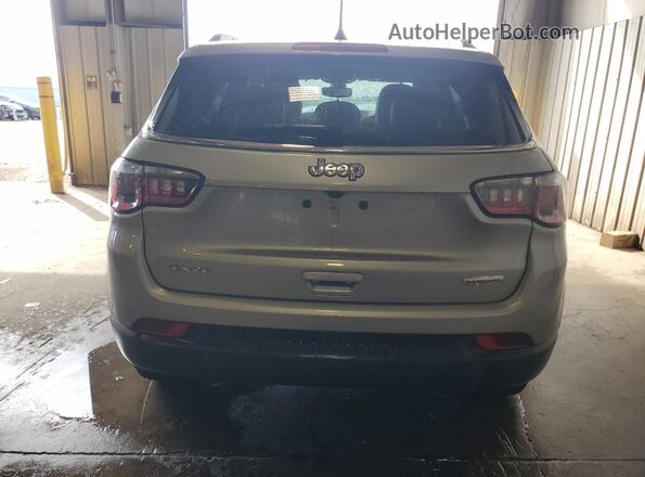 3C4NJDBB1JT200091 2018 JEEP COMPASS Silver 