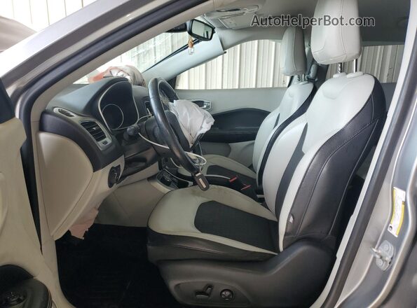 3C4NJDBB1JT200091 2018 JEEP COMPASS Silver 