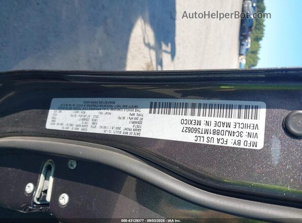 3C4NJDBB1MT560627 2021 JEEP COMPASS Black Widok komory silnika