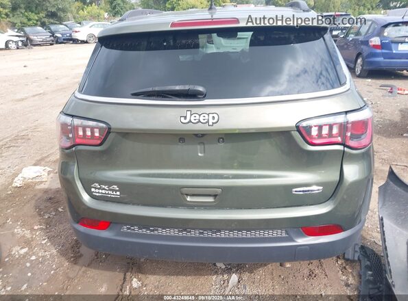 3C4NJDBB3JT140718 2018 JEEP COMPASS Green 